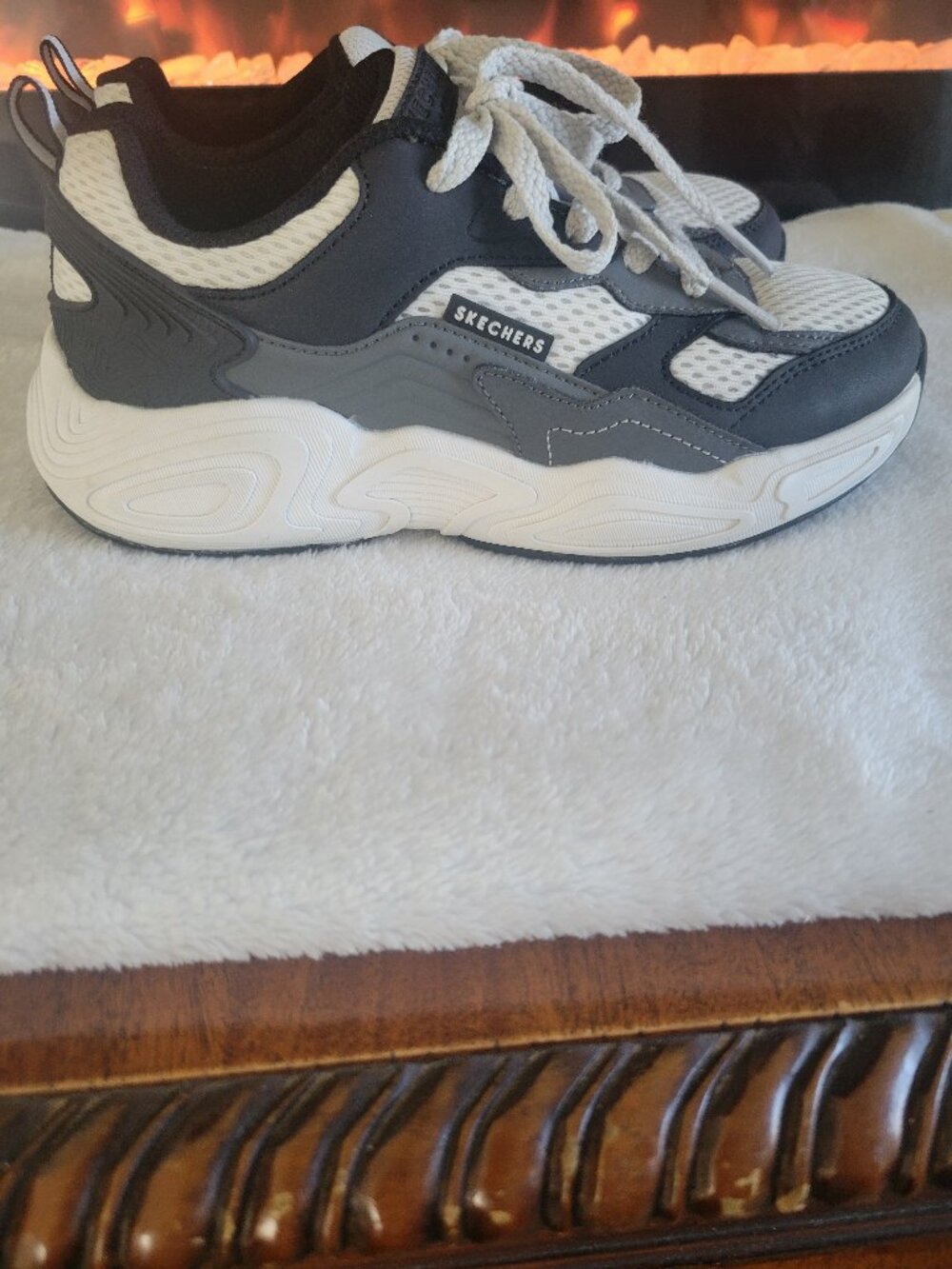 Boys Skechers Size 2